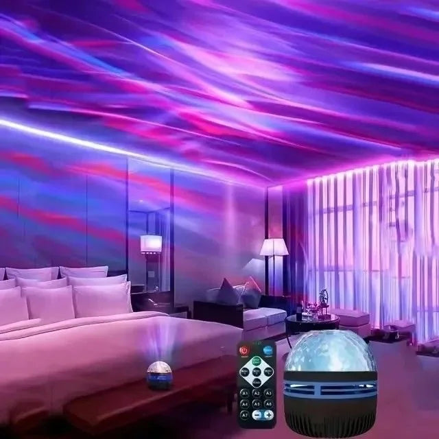 מקרן זוהר צפוני מקרין גלי אור סגולים על תקרת חדר שינה, לצד שלט רחוק